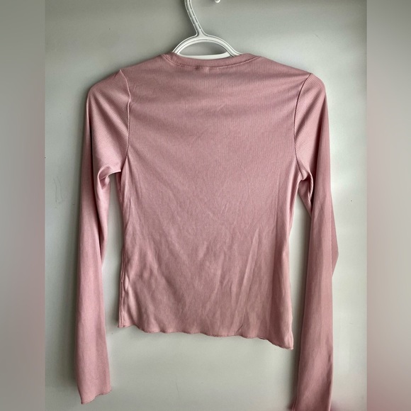 💖(2 for $15)💖 H&M Pink Ribbed Long Sleeve Top - Picture 3 of 4